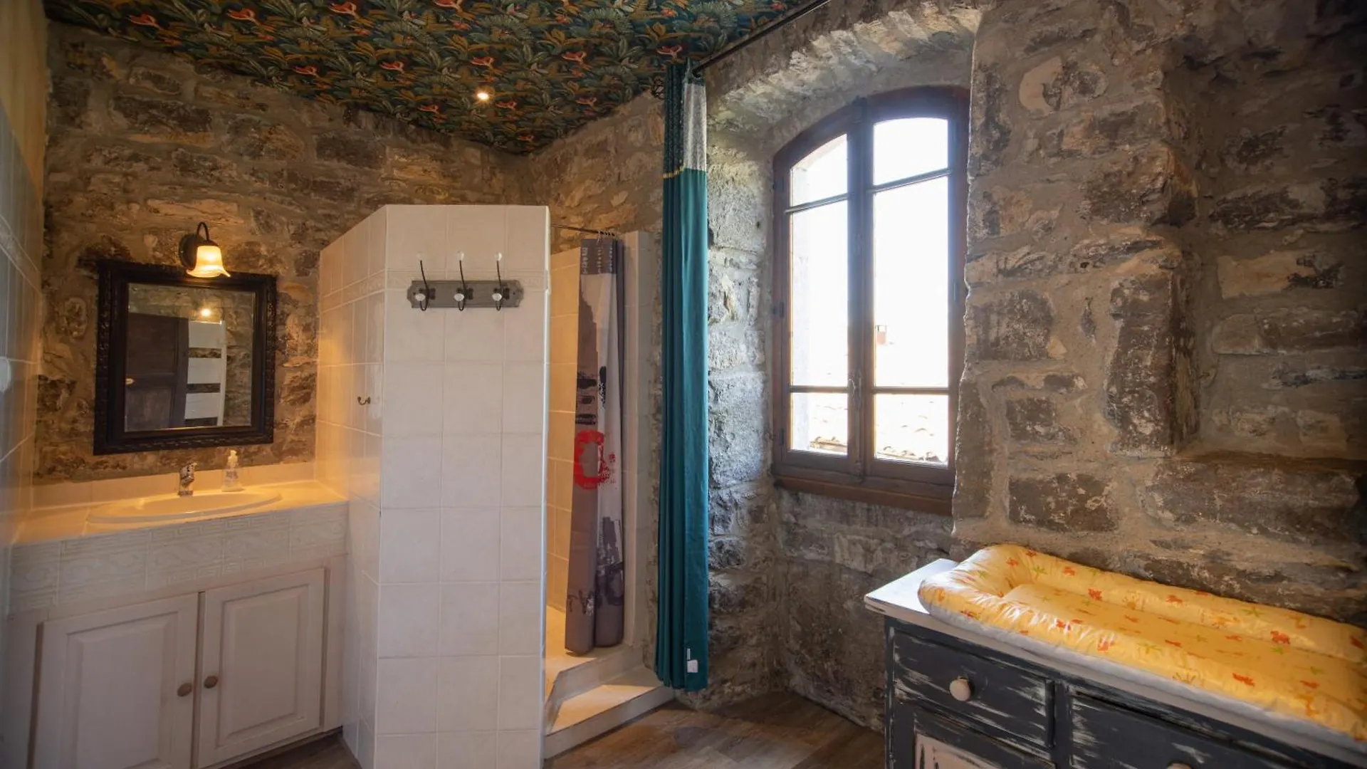 Holiday home Le Mas Pierre Et Soie Labeaume France