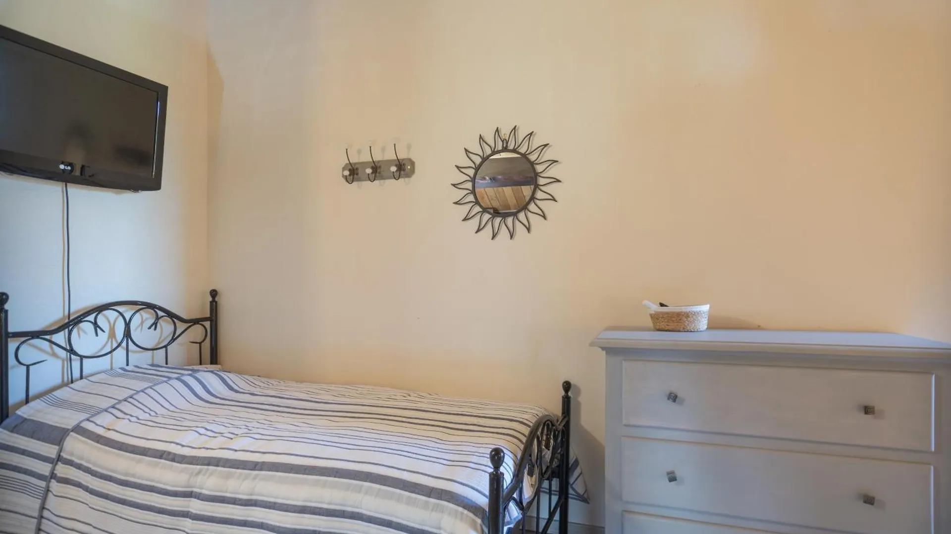 Holiday home Le Mas Pierre Et Soie Labeaume